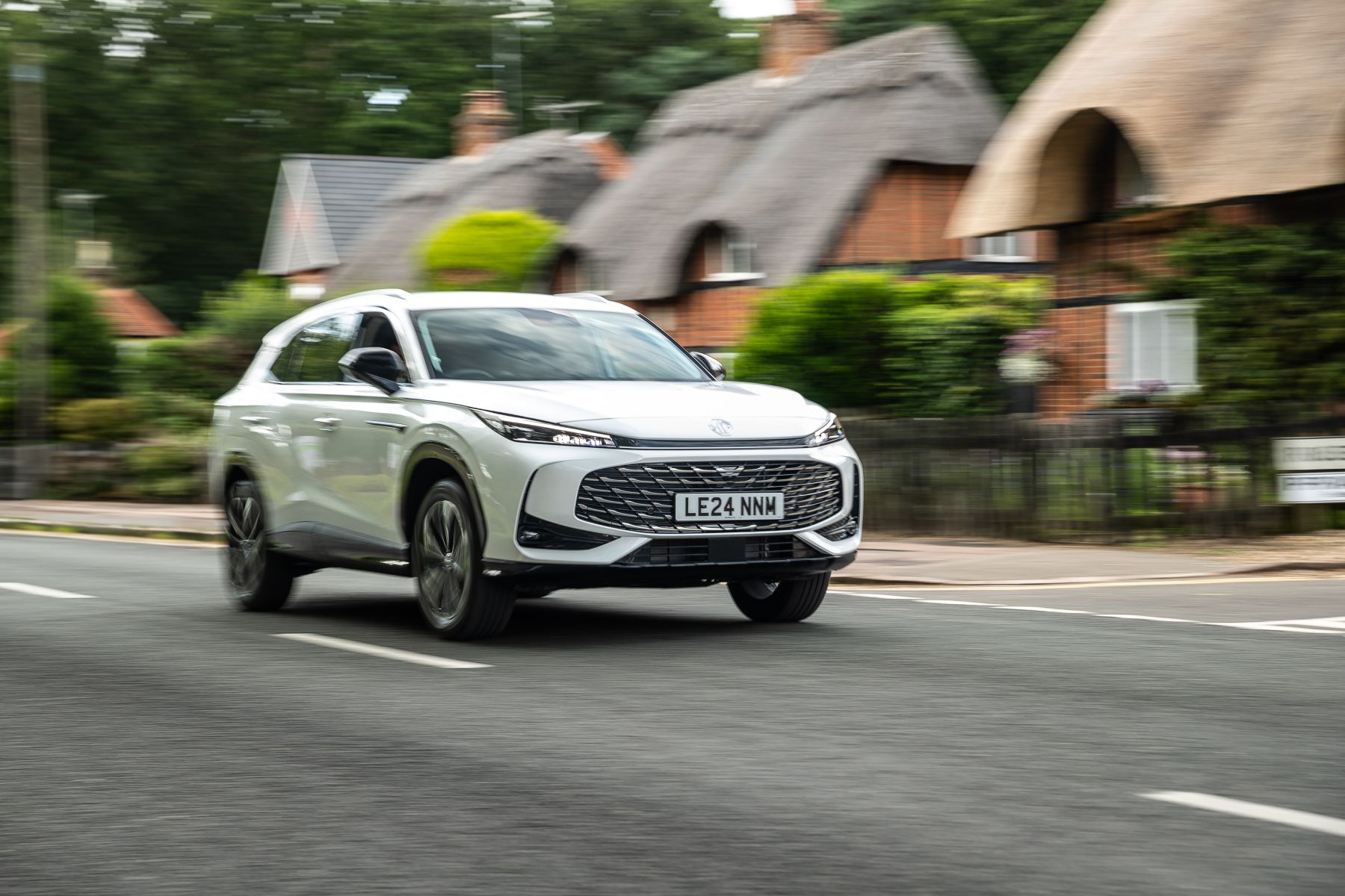 Este SUV tiene más espacio y maletero que el Omoda 5, es más potente y cuesta lo mismo.
