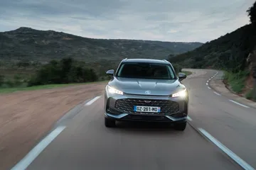 Este SUV destaca por su potencia y espacio superior al Omoda 5.