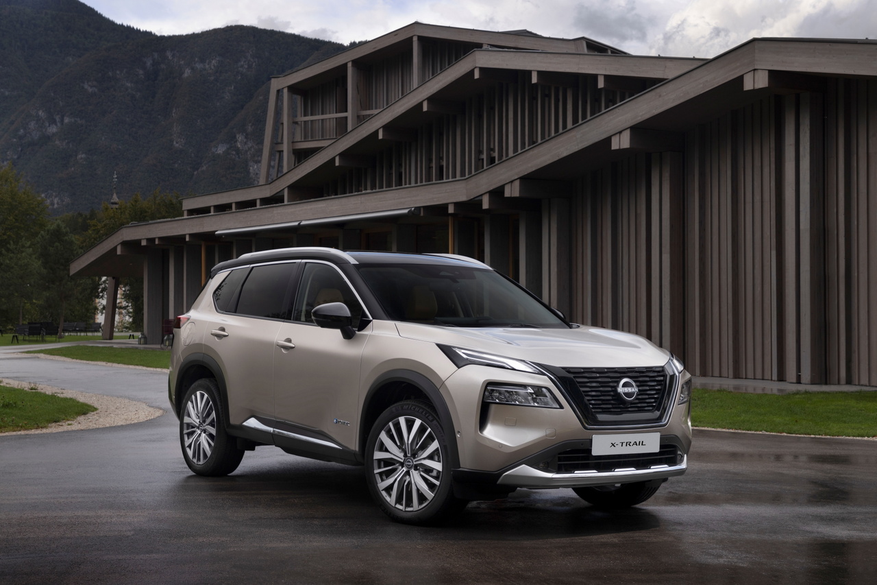El Nissan X-Trail 2025 se presenta robusto y elegante, ideal para aventuras familiares.