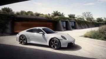 El 911 Carrera S redefine el lujo y el rendimiento, fusionando diseño y potencia en cada curva. El 911 Carrera S redefine el lujo y el rendimiento, fusionando diseño y potencia en cada curva.