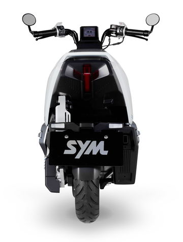 Vista trasera del scooter híbrido SYM, destacando su diseño moderno y compacto. Vista trasera del scooter híbrido SYM, destacando su diseño moderno y compacto.