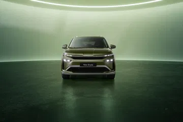 El Skoda Enyaq 2025 presenta un diseño sofisticado y moderno, ideal para el usuario contemporáneo.