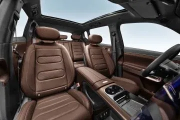 Interior del Smart 5 Summit Edition 2025, destacando la comodidad y diseño de sus asientos. Interior del Smart 5 Summit Edition 2025, destacando la comodidad y diseño de sus asientos.