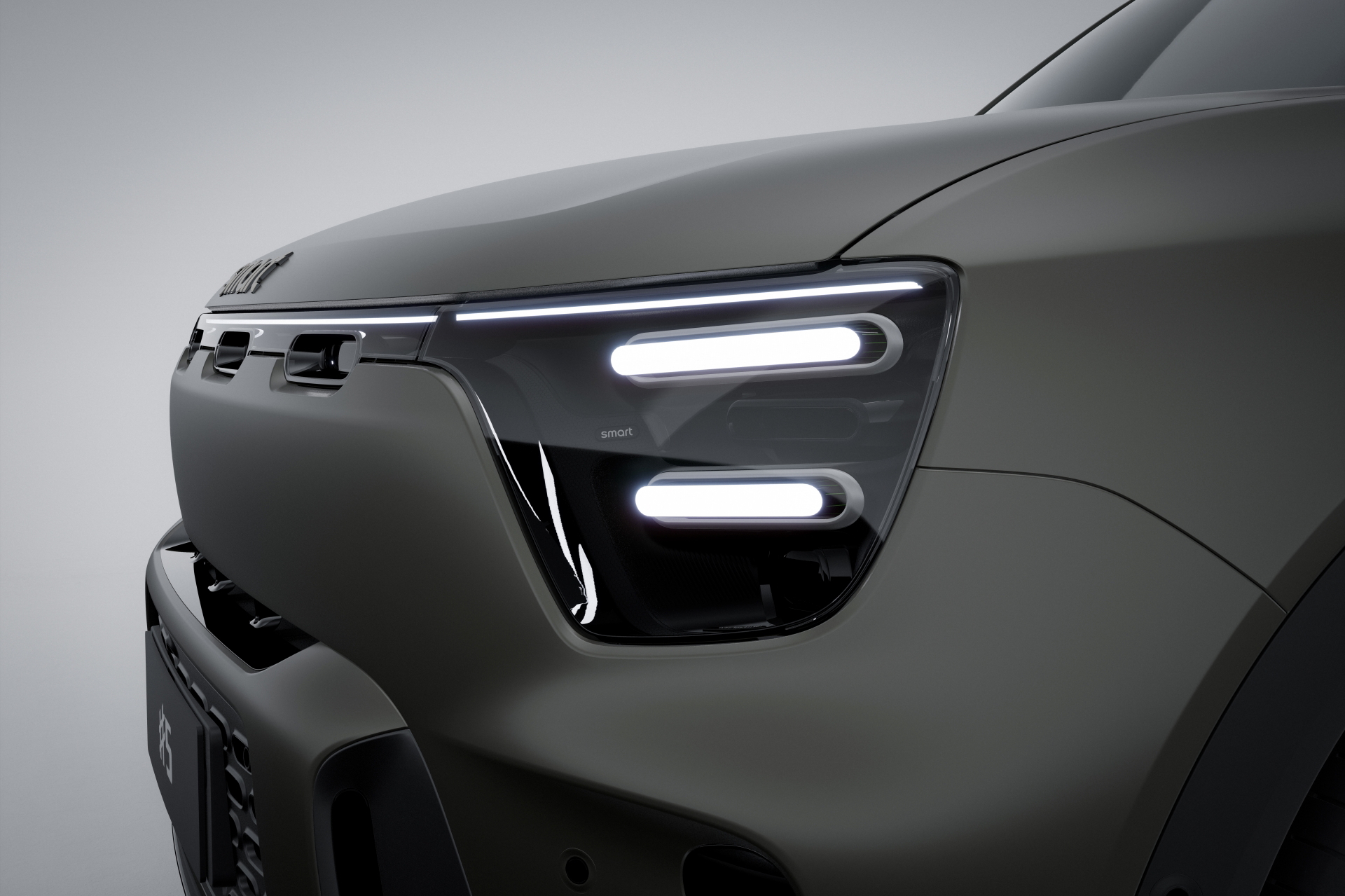 Visibilidad frontal y diseño estilizado del SUV, enfocado en la modernidad.