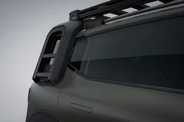 Vista del diseño robusto y funcional del SUV 4x4, ideal para aventuras.