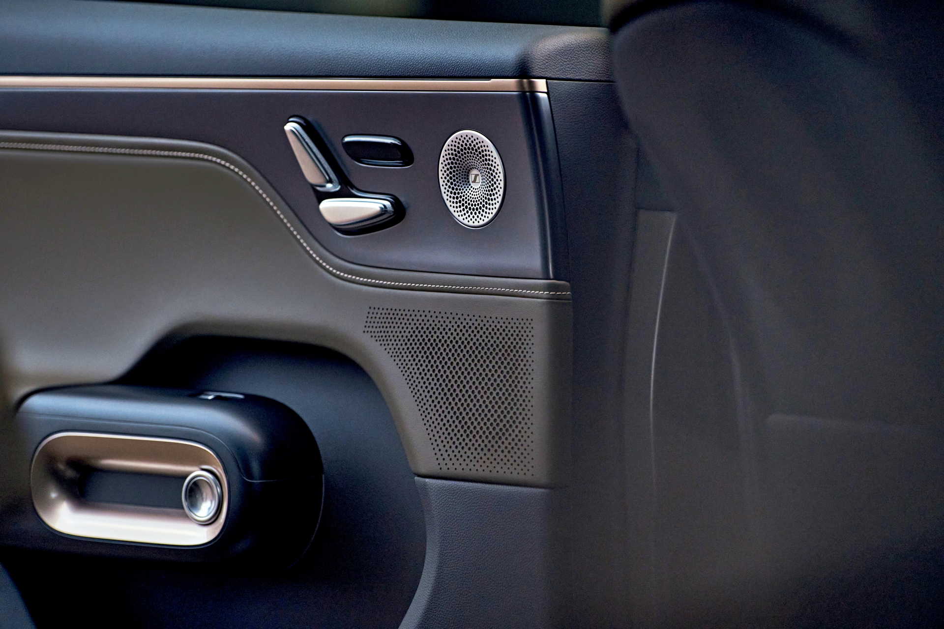 Detalle del interior del Smart 5 Summit Edition 2025.