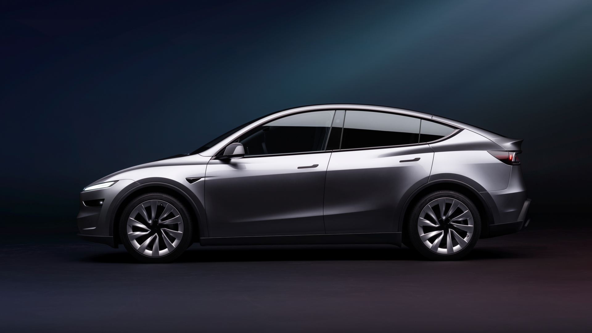 El nuevo Tesla Model Y 2025 presenta un diseño pulido y aerodinámico.