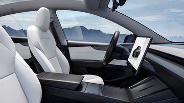 Interior moderno y espacioso, con acabados de alta calidad y tecnología intuitiva.