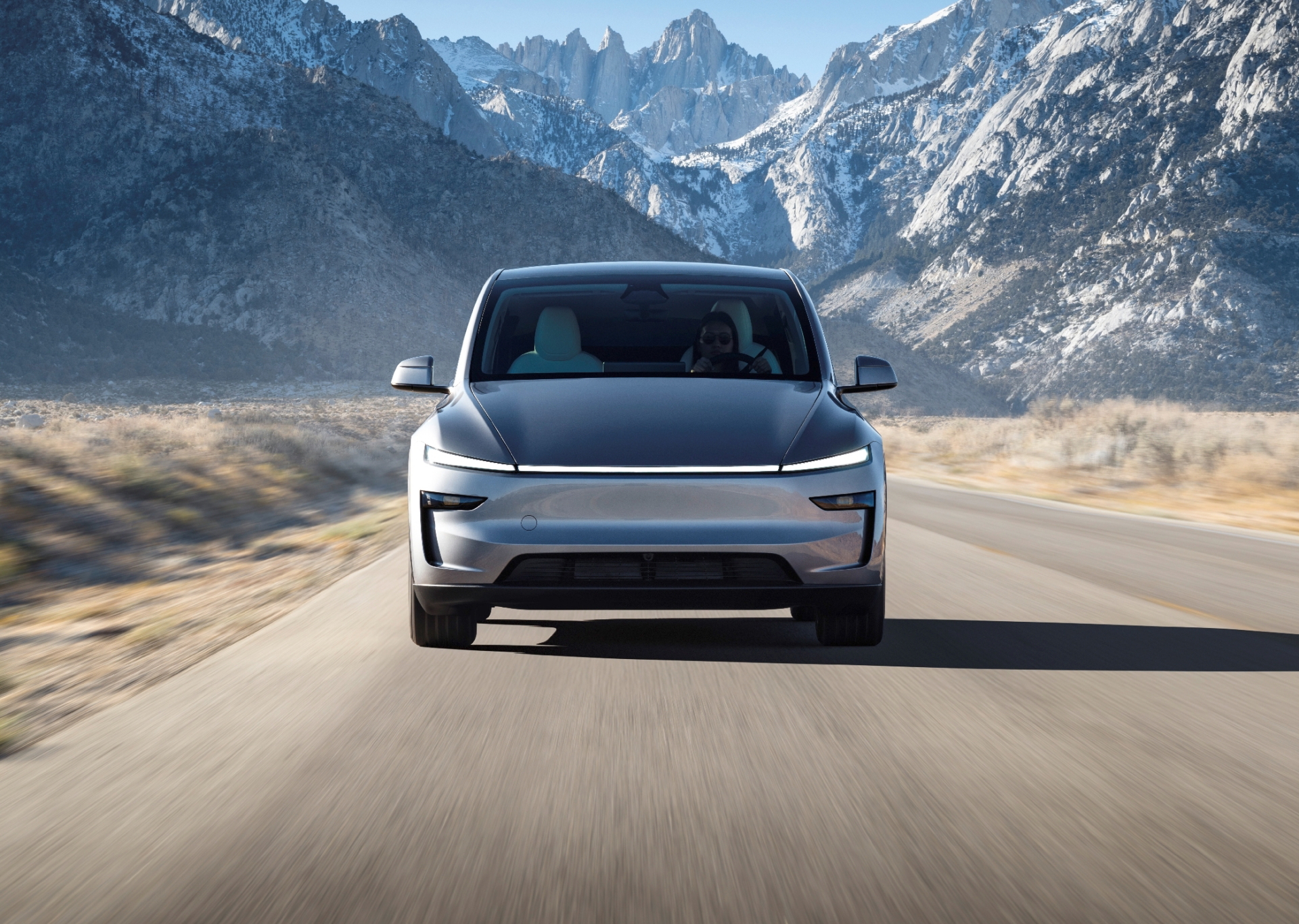 El nuevo Tesla Model Y 2025 presenta un diseño moderno y aerodinámico.