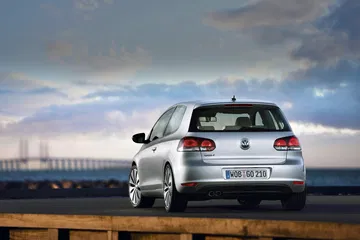 Volkswagen Golf, compacto confiable y popular en el mercado de segunda mano.