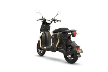 El YADEA GFX 2025 presenta un diseño moderno y eficiente, ideal para el uso urbano.