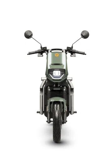 Vista frontal del YADEA GFX 2025, ideal para la movilidad urbana.