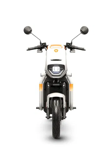 Frontal del YADEA GFX, elegante y minimalista, ideal para la movilidad urbana.