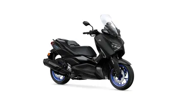 La Yamaha XMAX 2025 destaca por su diseño moderno y aerodinámico, ideal para el urbano.
