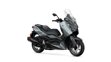 La Yamaha XMAX 2025 presenta un diseño moderno y deportivo, ideal para la ciudad.