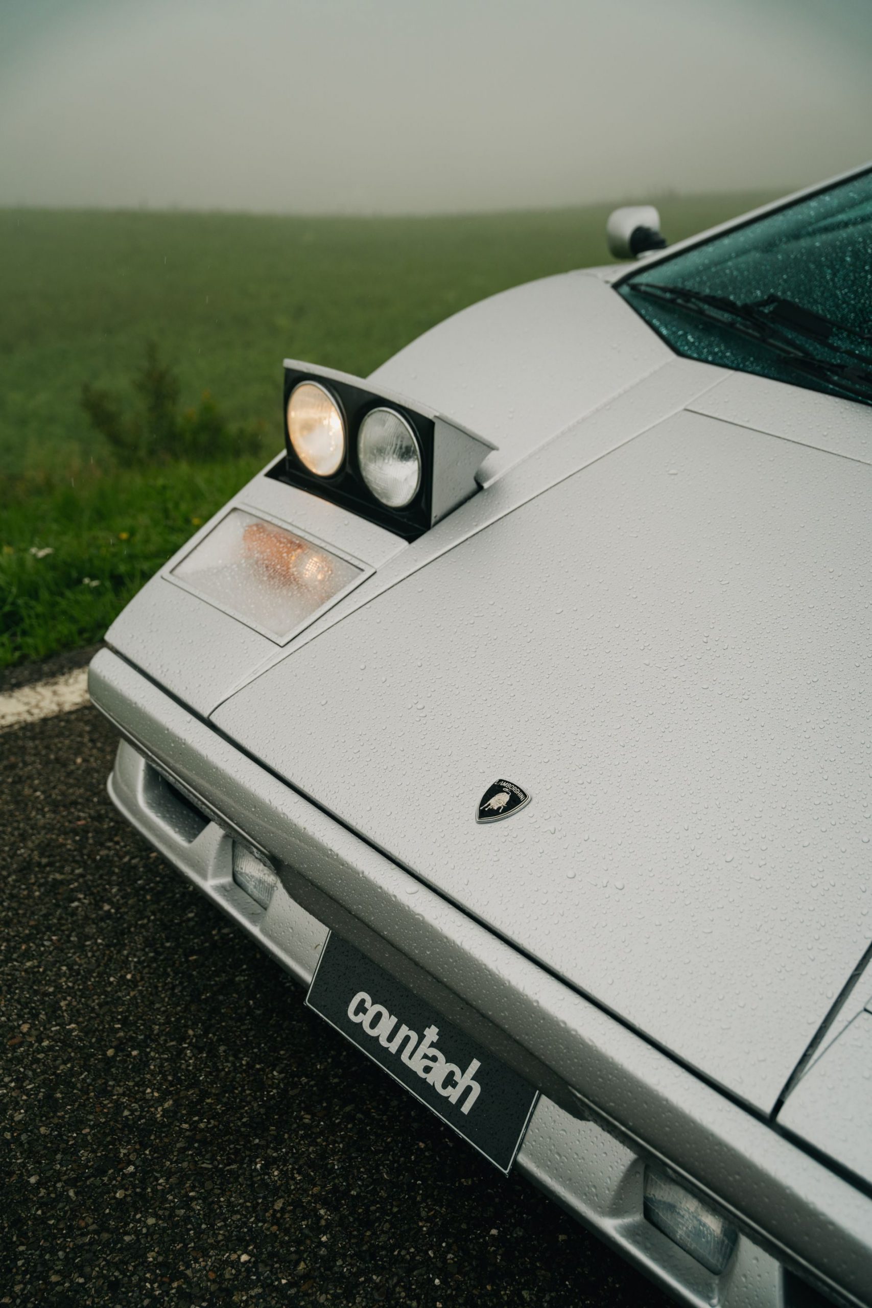 lamborghini-countach-vs-revuelto-10-67bf1f93eb1bb-scaled.jpg