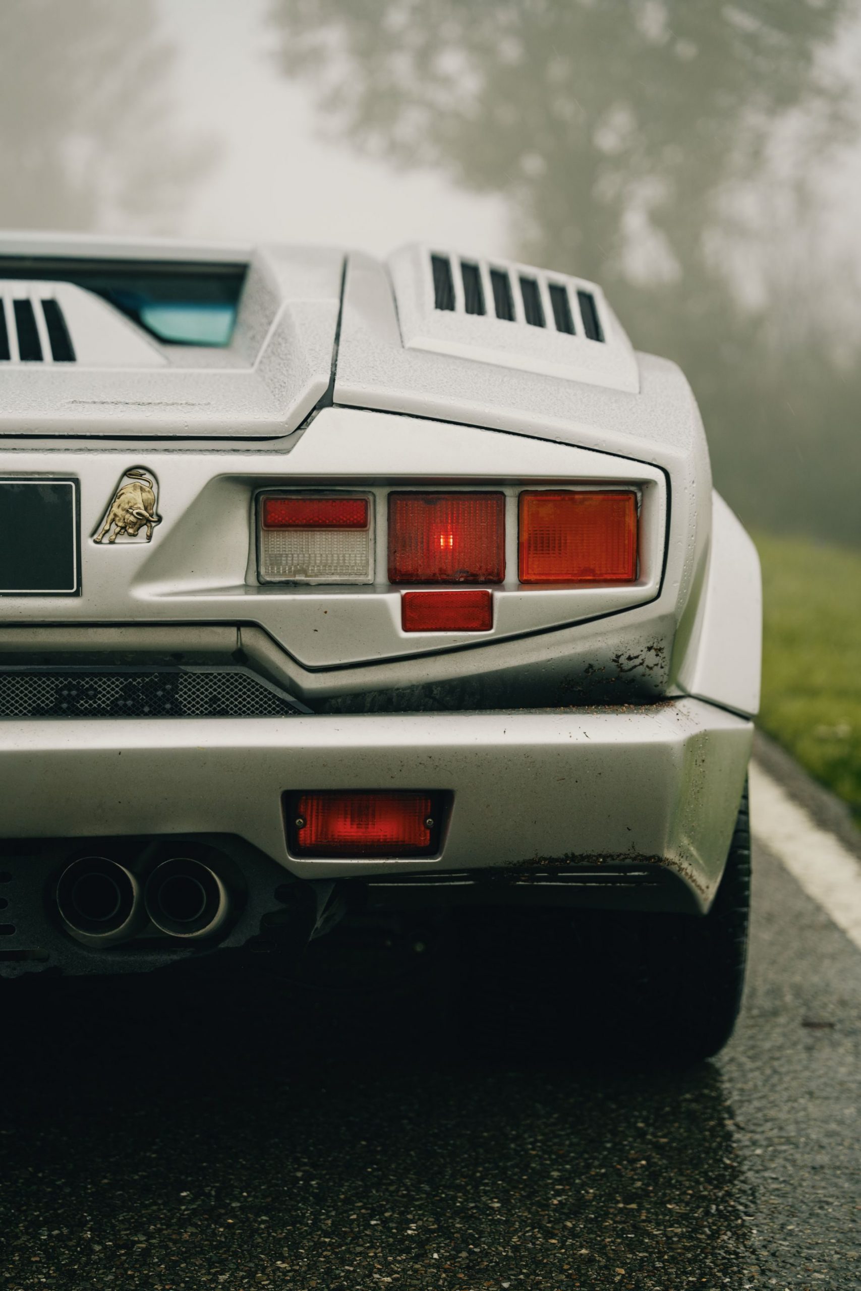 lamborghini-countach-vs-revuelto-12-67bf1f9bb29b6-scaled.jpg