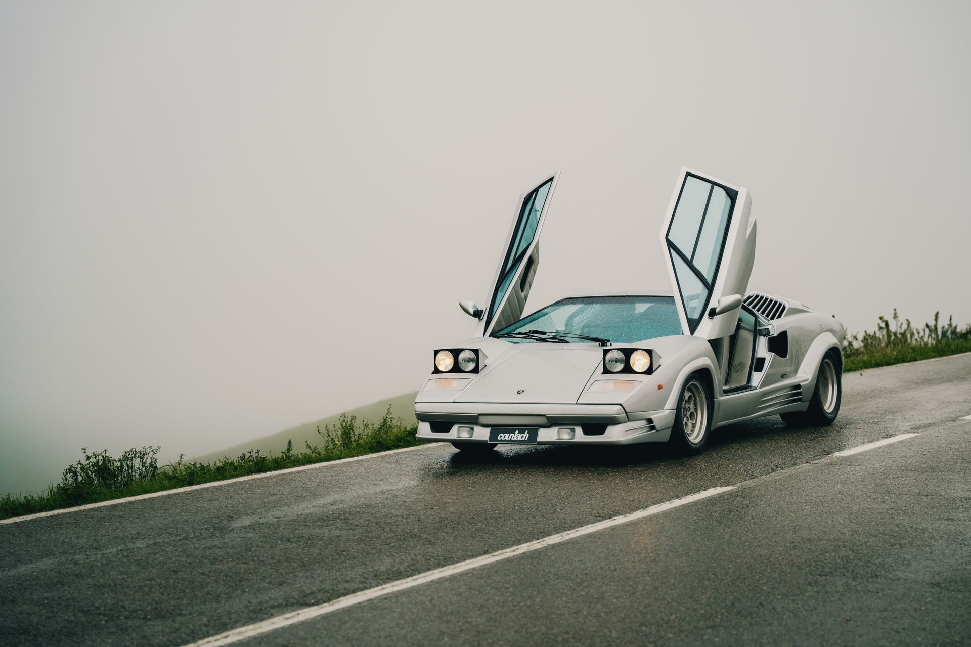 lamborghini-countach-vs-revuelto-17-67bf1fad783f2.jpg