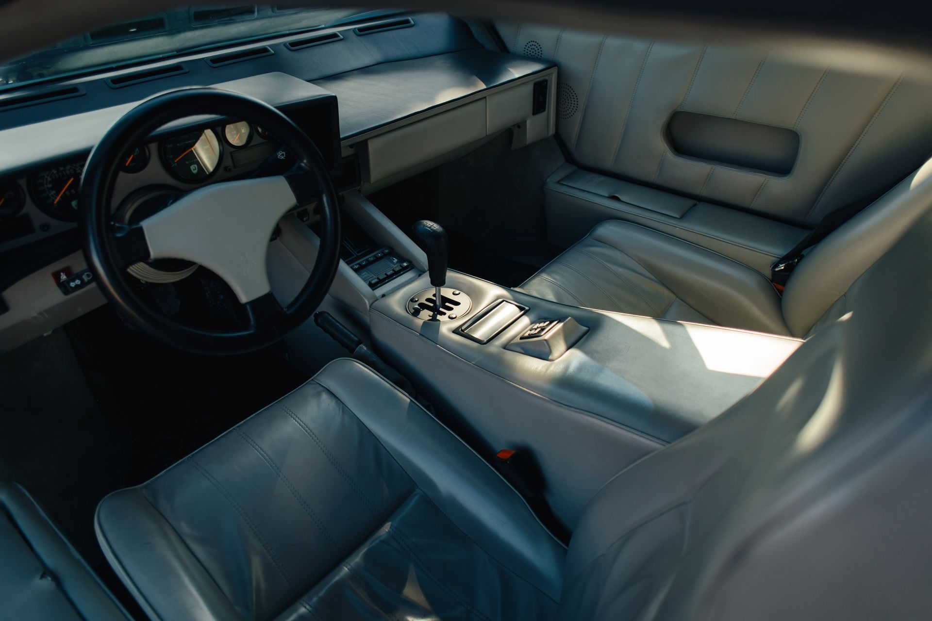 lamborghini-countach-vs-revuelto-2-67bf1f8038036.jpg