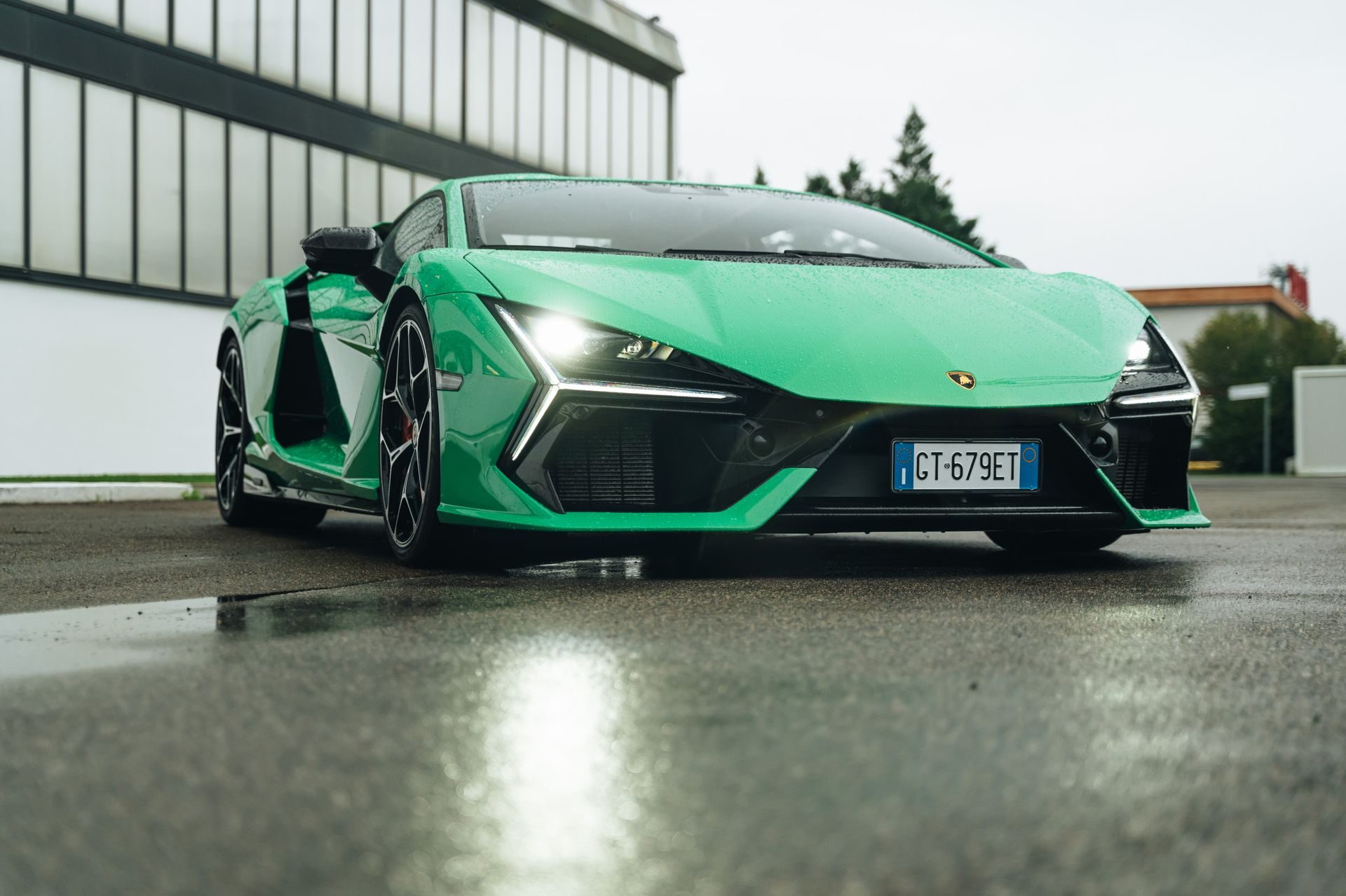 lamborghini-countach-vs-revuelto-24-67bf1fc299806.jpg