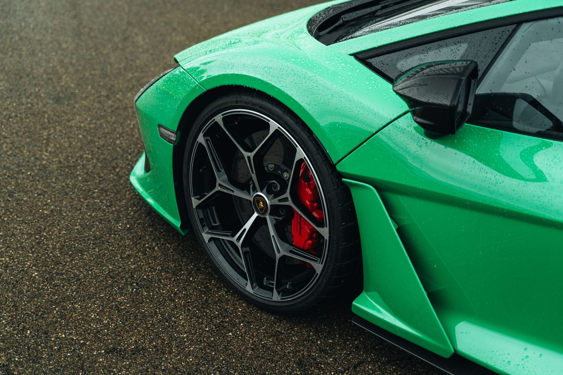 lamborghini-countach-vs-revuelto-27-67bf1fca9cce2.jpg
