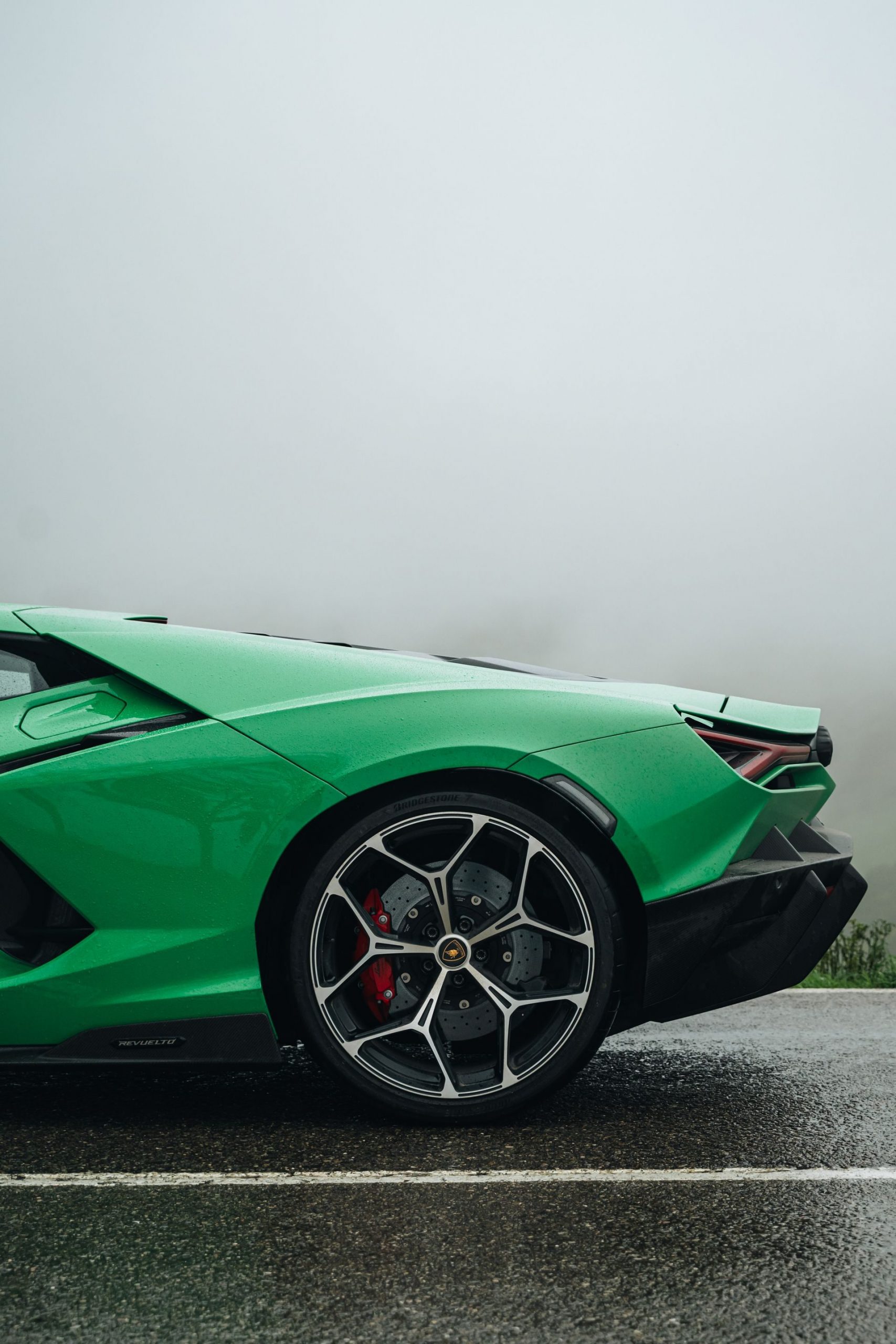 lamborghini-countach-vs-revuelto-30-67bf1fd40ef0a-scaled.jpg
