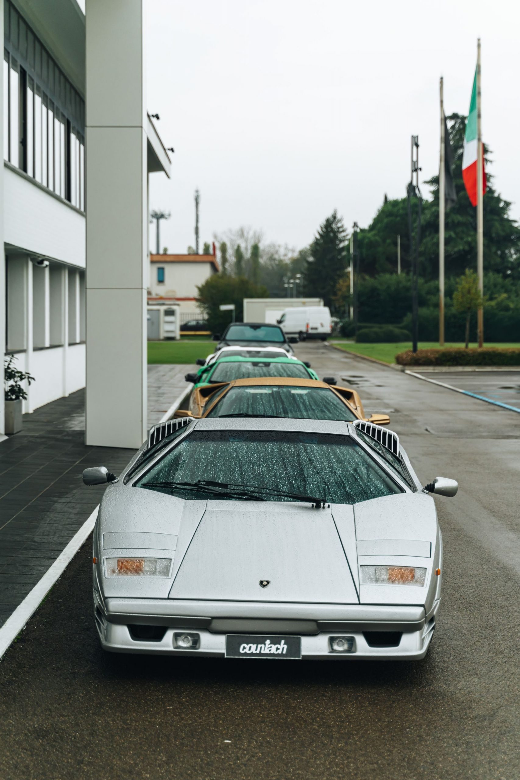 lamborghini-countach-vs-revuelto-37-67bf1fe5e13b9-scaled.jpg