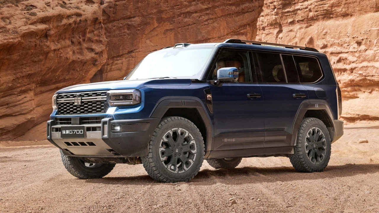 El Jetour G700 destaca por su robustez y diseño aventurero, perfecto para off-road.