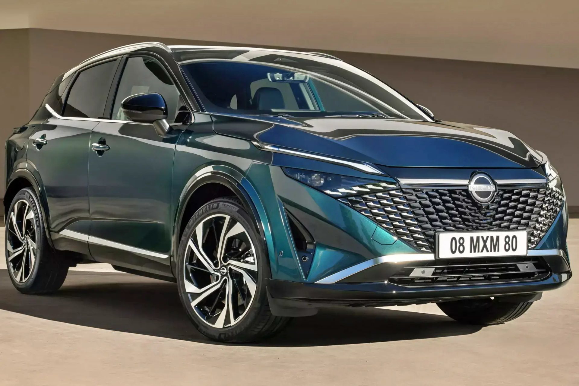 SUV compacto con motor híbrido y diseño moderno