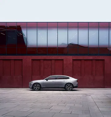 El nuevo Volvo ES90 presenta un diseño elegante y contemporáneo. Ideal para quienes buscan estilo y confort.