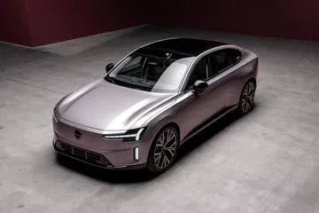 Presentamos el nuevo Volvo ES90, un sedán eléctrico de diseño sofisticado.