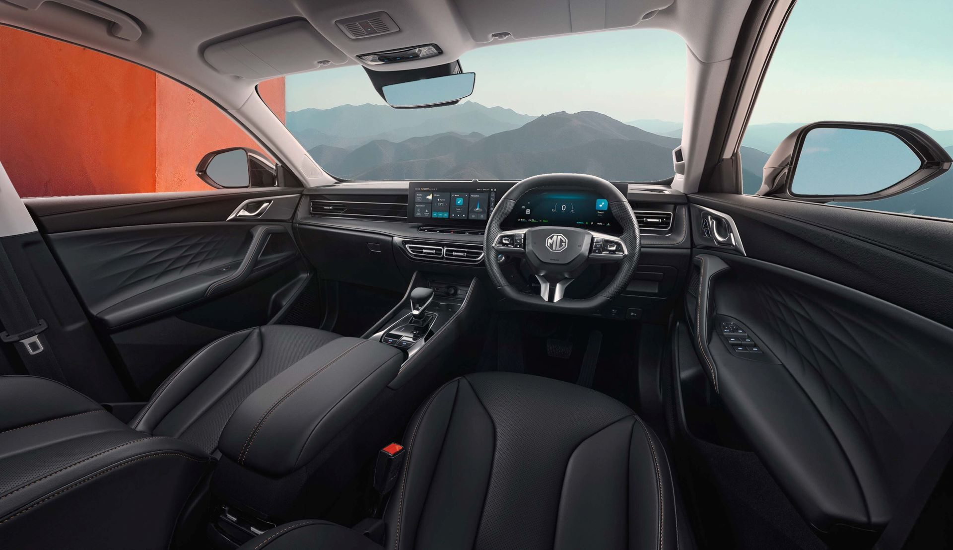 Interior del MG HS Hybrid+, destacando la calidad y diseño de sus asientos.