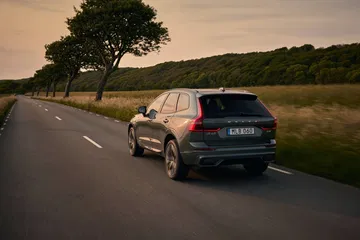 Modelo XC60 de Volvo, combina elegancia y funcionalidad en cada curva.