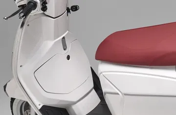 La Vespa Primavera enfrenta competencia con un diseño neoretro muy atractivo. La Vespa Primavera enfrenta competencia con un diseño neoretro muy atractivo.