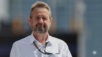 Nuevo director general de Alpine presentado bajo la supervisión de Briatore.