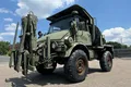Un Unimog con motor indestructible y pasado militar, ideal para aventuras off-road.