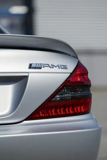 Diseño atemporal y estilizado del SL 65 AMG Black Series.