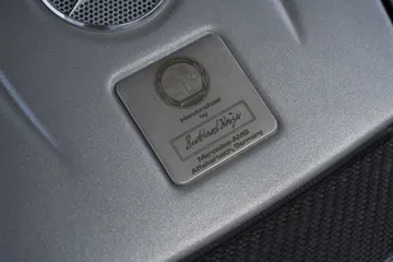 Placa de identificación en el motor del SL 65 AMG Black Series, símbolo de exclusividad