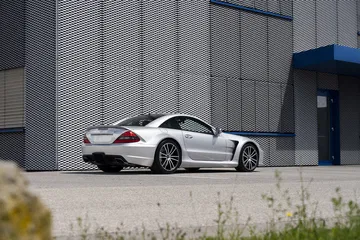 Este Mercedes redefine la belleza automovilística con su diseño eterno.