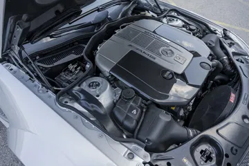 Motor potente del Mercedes SL 65 AMG Black Series, un símbolo de rendimiento.