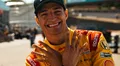 Álex Palou celebra su triunfo en Laguna Seca con gran sonrisa.