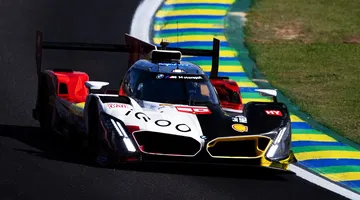 El BMW M Motorsport desata su potencia en el circuito, listo para competir en Hypercar.