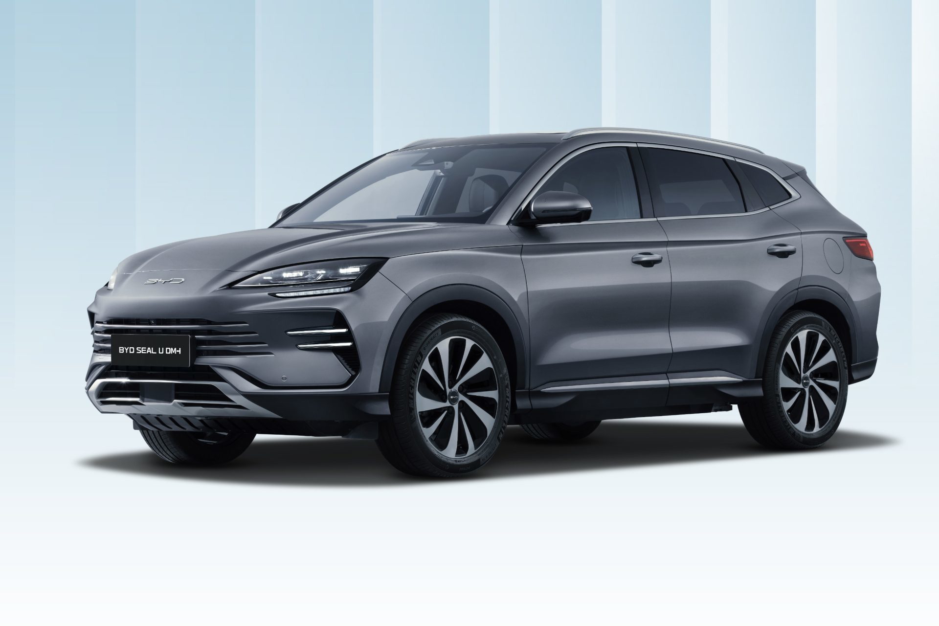 El nuevo SUV híbrido de BYD ofrece un diseño moderno y elegante.