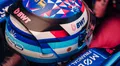 El casco de Franco Colapinto refleja el diseño vibrante de Alpine F1 Team.