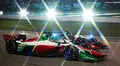 Dos coches de IndyCar en pista, resaltando sus atrevidos diseños de carrocería.