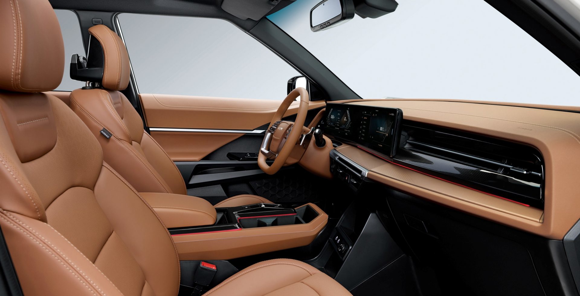 Habitáculo elegante y moderno con asientos de cuero beige.