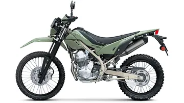 Esta enduro es una roca todoterreno, simple y económica, con ABS y estética aventurera.