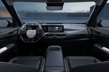 Interior moderno y tecnológico del Kia EV5 GT-Line, con enfoque en confort y conectividad.