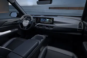 Diseño moderno y minimalista del interior del Kia EV5 GT-Line.
