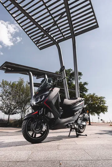 Es como una Honda PCX pero por 1.100 € menos, opción ideal para ciudad.